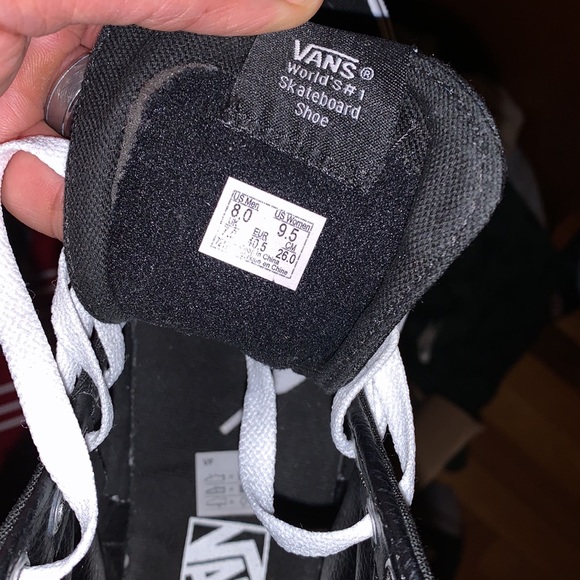 Men Vans off the wall … - Picture 4 of 4